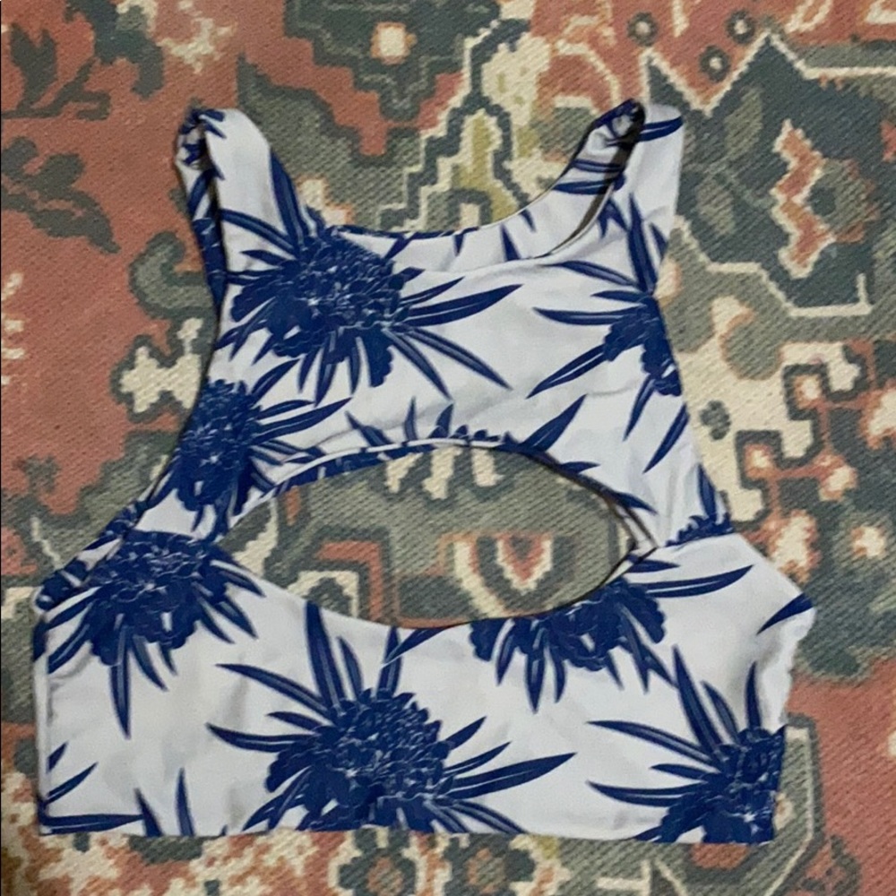 New Mikoh Bikini Top XL